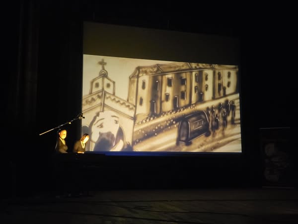 Uczniowie naszej szkoły na spektaklu „Dziady”