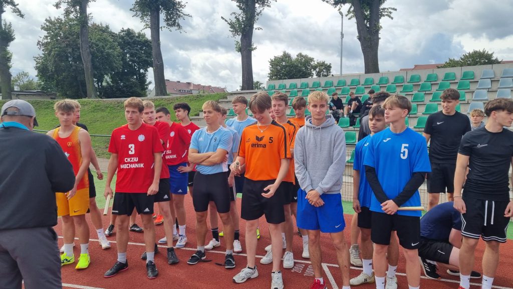 Sportowe emocje na stadionie! Sztafety 4x100m